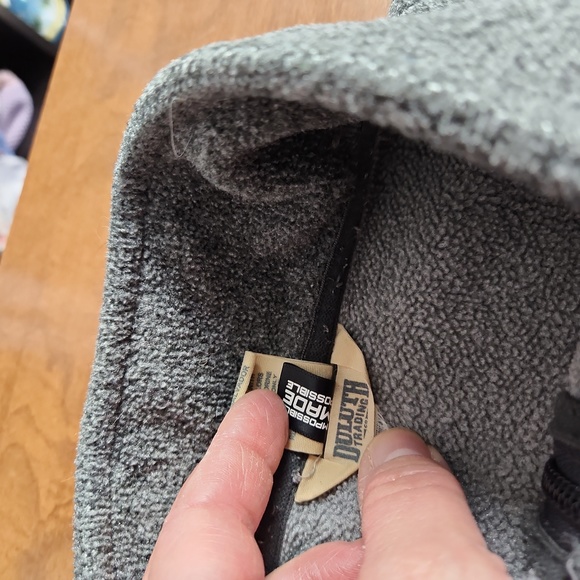 Duluth Trading Co Sweater - Picture 5 of 9